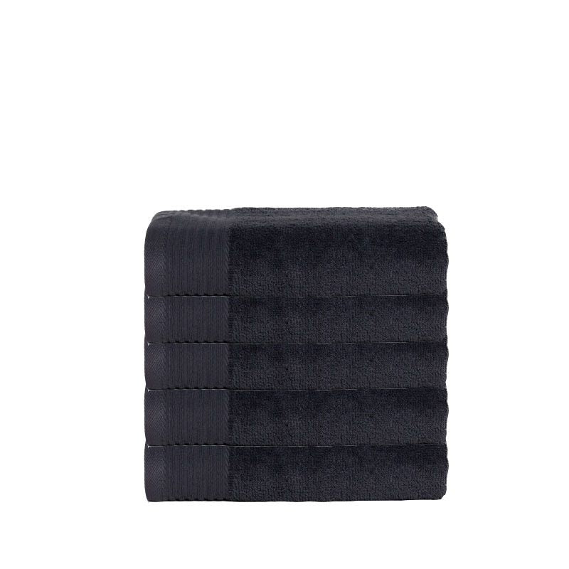 Badlaken 70 x 140 met naam geborduurd in diverse kleuren