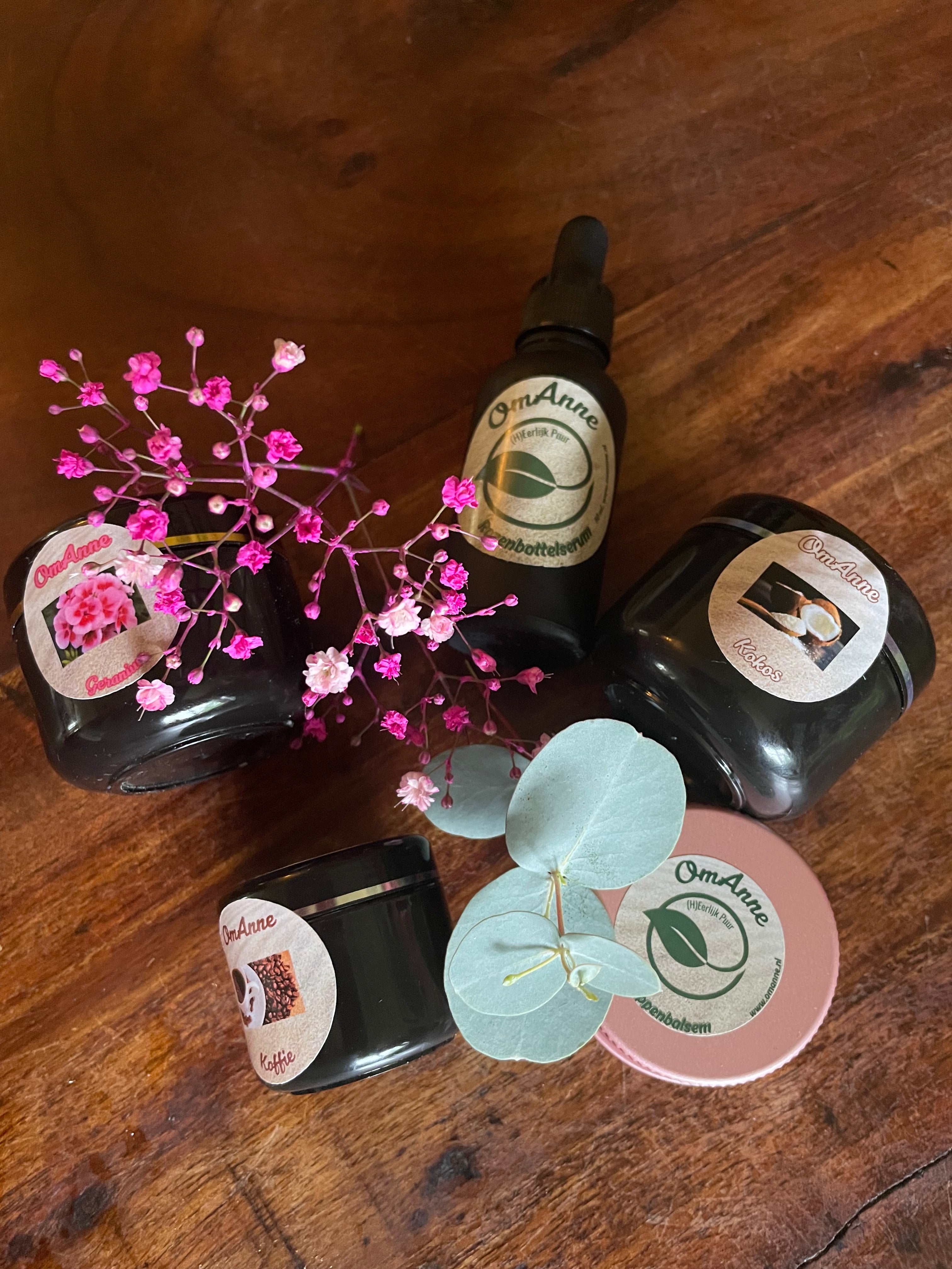 LUXE Gezichtsverzorgingspakket 5 producten Gezichtscrème, oogcrème, anti verouderingsserum, gezichtsscrub, lippenbalsem