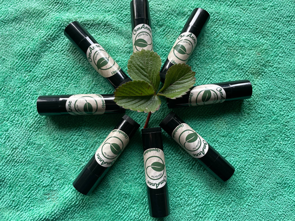 Lippenbalsem Geneeskrachtige Kruiden Lipstick  Met huisgemaakt Biologische Kruidenextract