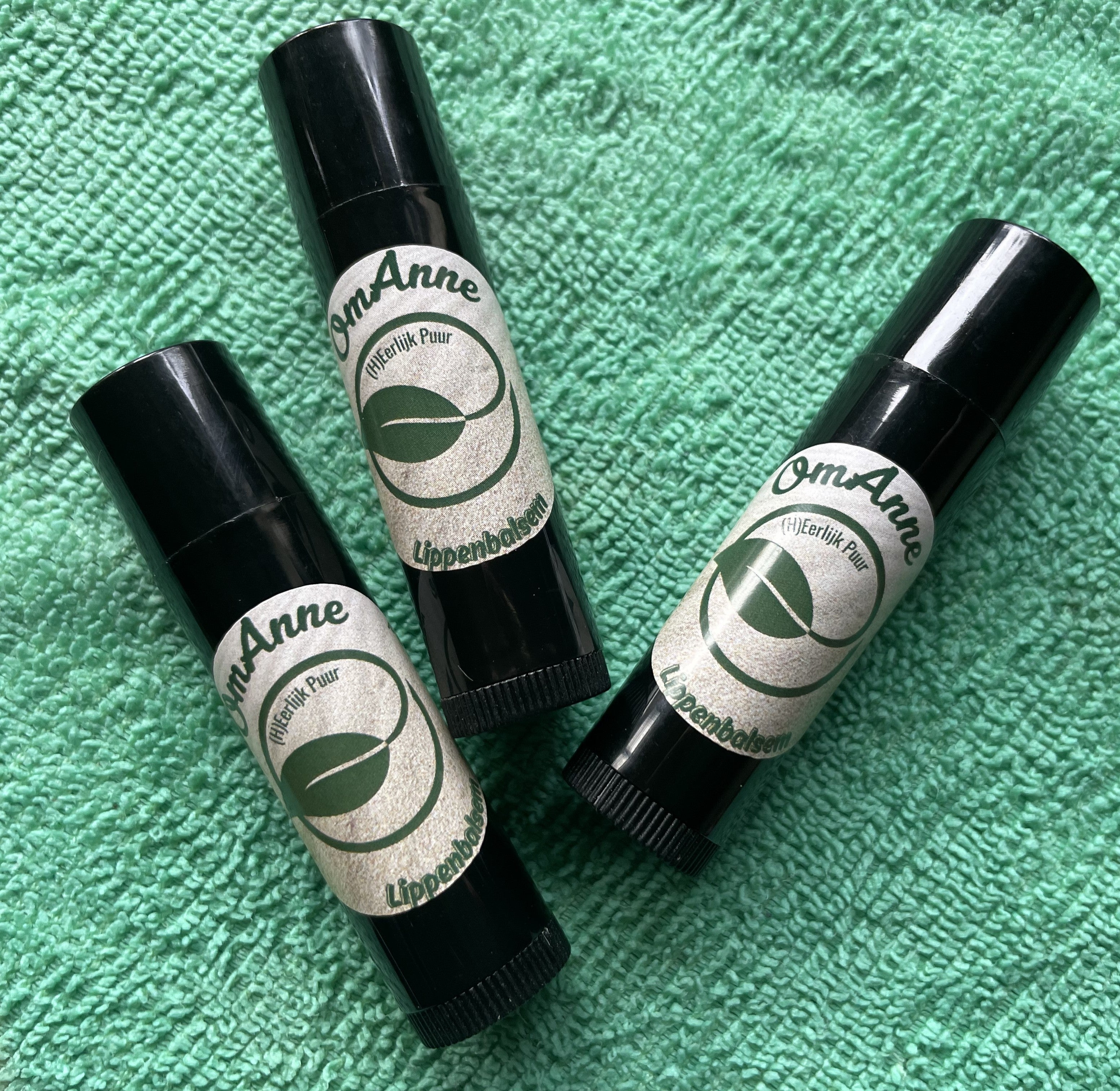 Lippenbalsem Geneeskrachtige Kruiden Lipstick  Met huisgemaakt Biologische Kruidenextract