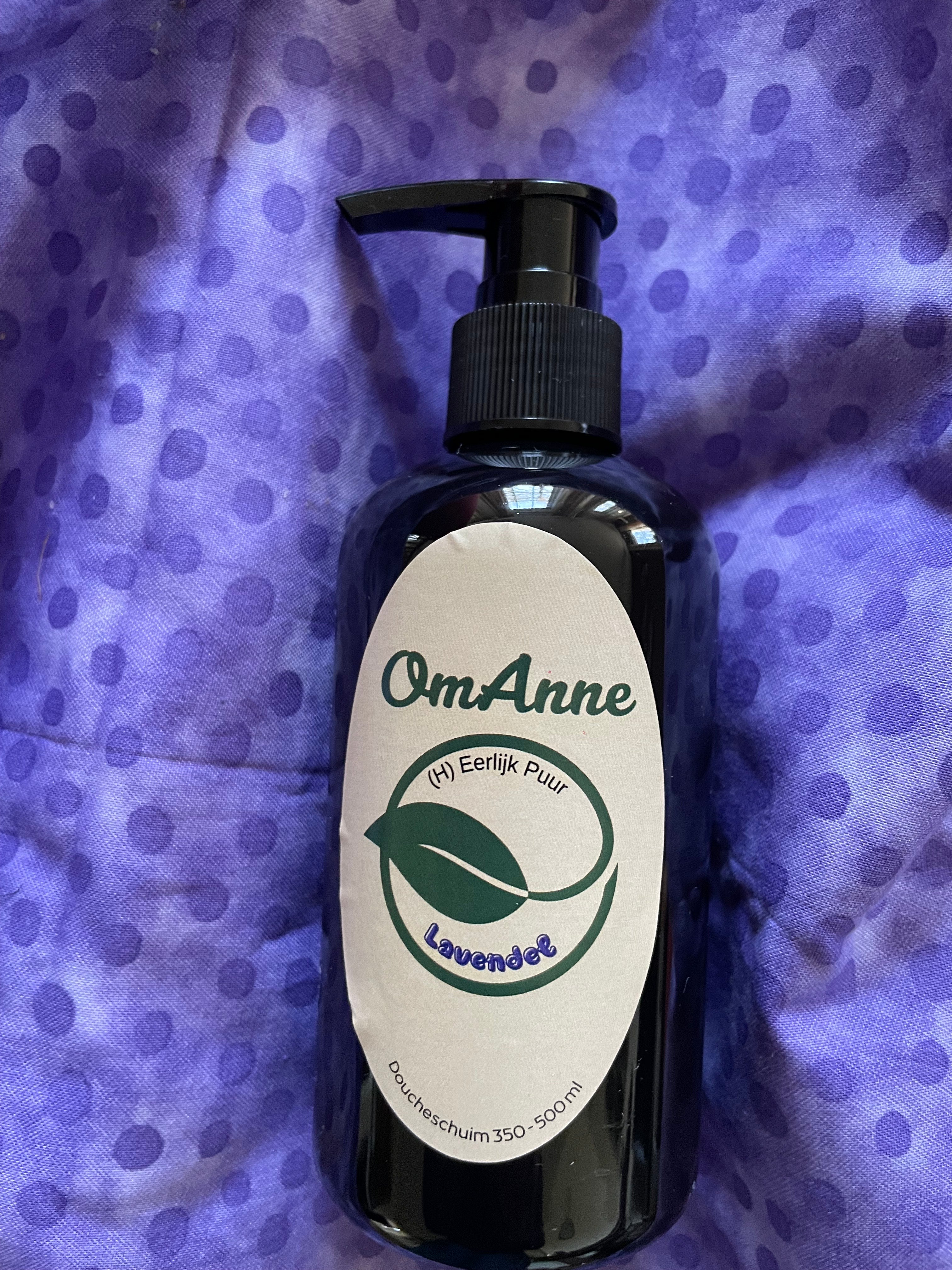 Douche Verzorgingspakket 5 (Handdoek, zeep, doucheschuim en 10 mini shampoo bars van OmAnne