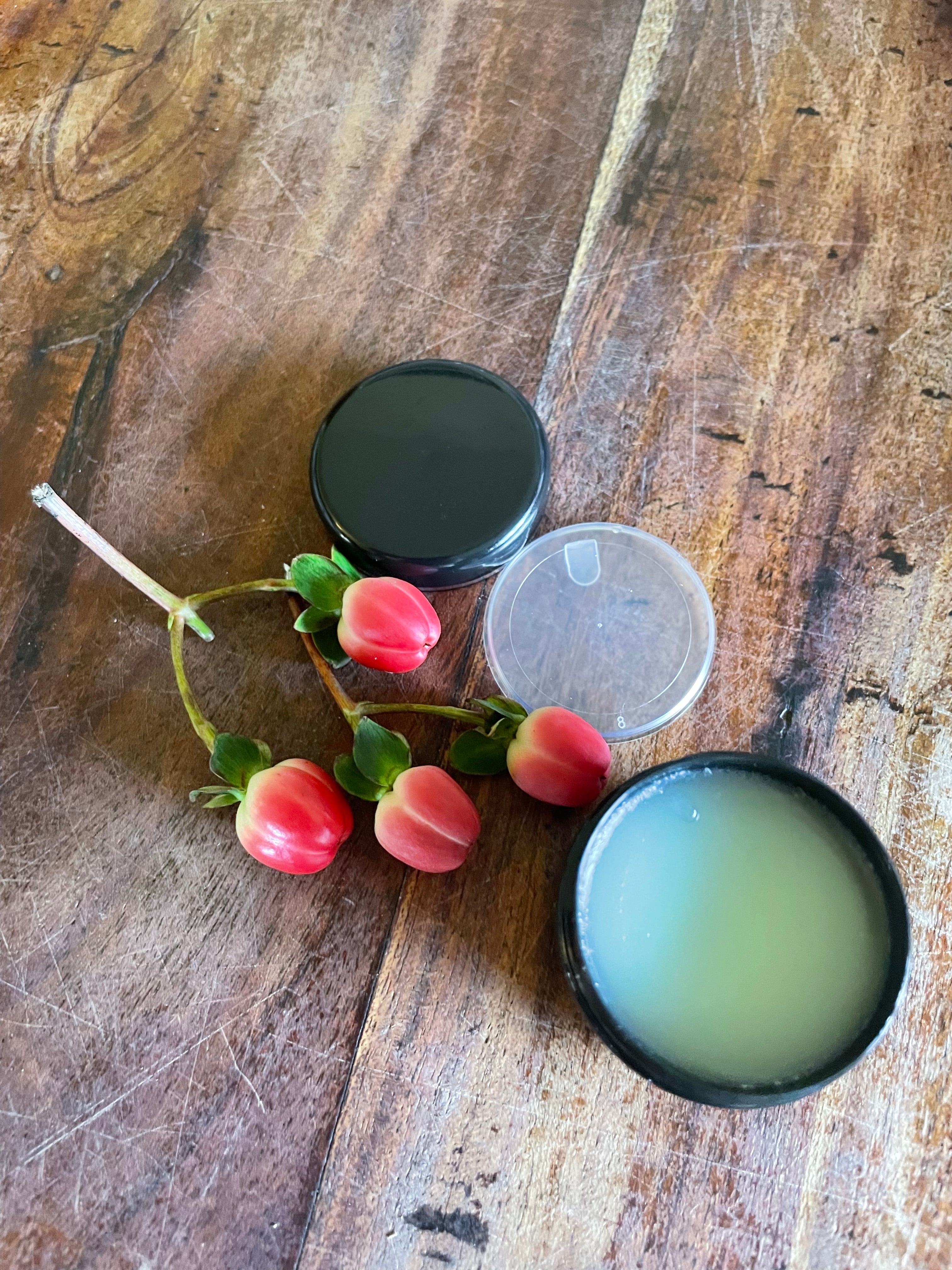 Oogcrème met Geranium, Rozenbottel en Sheaboter 25 ml.